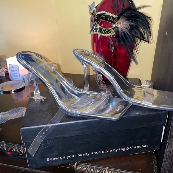 Clear Heels - Picture 1 of 8
